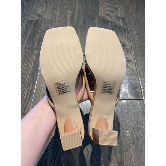 Shoedazzle Silvia Square Front Thong - Picture 3 of 6